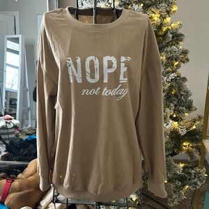 Brown long sleeve shirt sweatshirts graphic print NWOT size medium